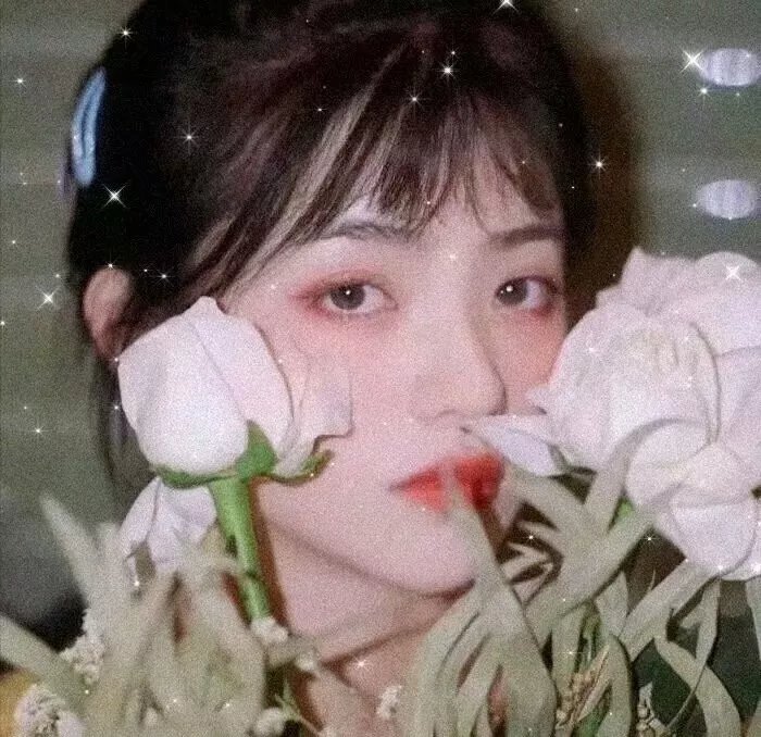 蜜桃女孩